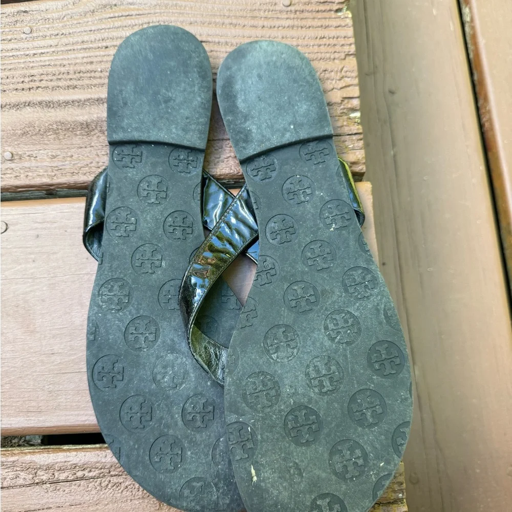 Tory Burch Leather Flip Flop - Picture 4 of 5